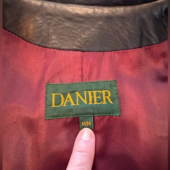 Vintage Danier 100% Leather Zip Biker Jkt, Lined, adjustable straps, Navy, M - Picture 10 of 16